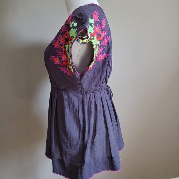 Floreat cap sleeve top w/ embroidery and sequins - Picture 6 of 10